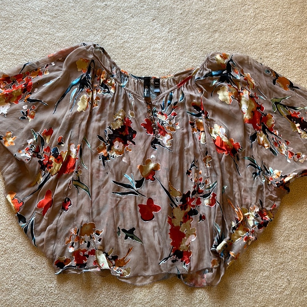 Women’s BKE M/L multicolor sheer tunic top.